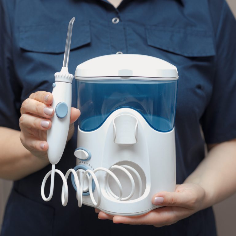 ¿Irrigador bucal? Uso y beneficios | Dentista en Vigo